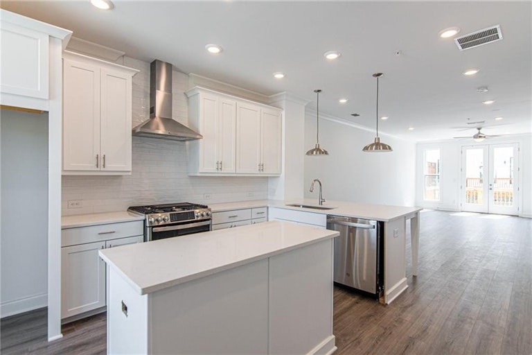 Photo 14 of 37 - 211 Downing Dr #81, Alpharetta, GA 30022