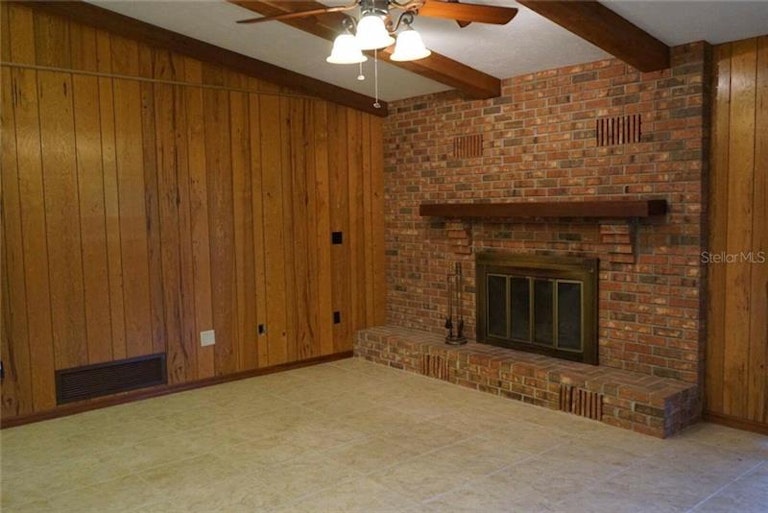 Photo 2 of 19 - 1622 Jewel Dr, Sarasota, FL 34240