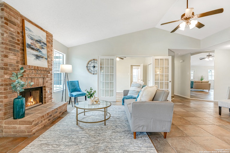 Photo 9 of 35 - 7418 Windbridge, San Antonio, TX 78250