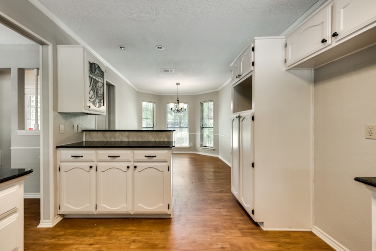 Photo 7 of 26 - 3615 Dalton Dr, Corinth, TX 76208