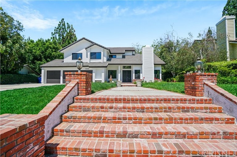 Photo 2 of 43 - 11905 Andasol Ave, Granada Hills, CA 91344