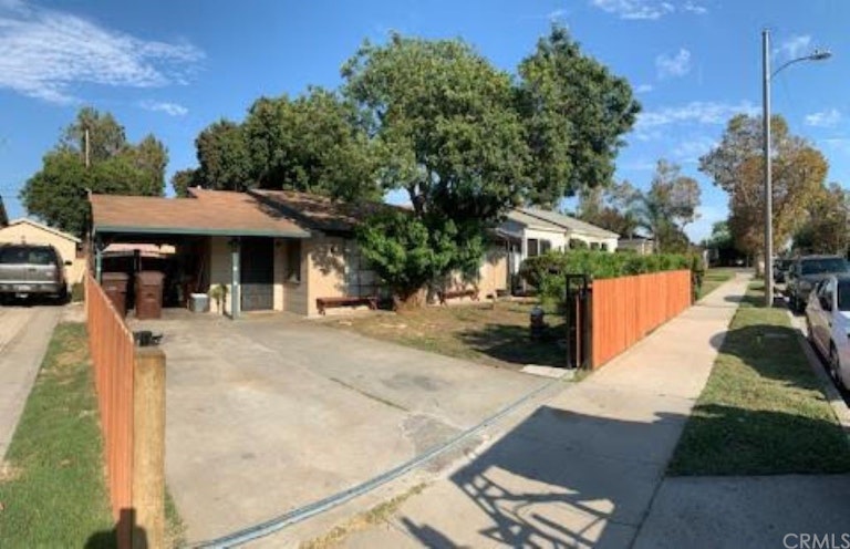 Photo 1 of 13 - 1308 N Pearl Ave, Compton, CA 90221