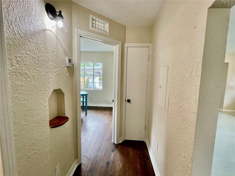 Photo 41 of 64 - 1201 E Henry Ave, Tampa, FL 33604