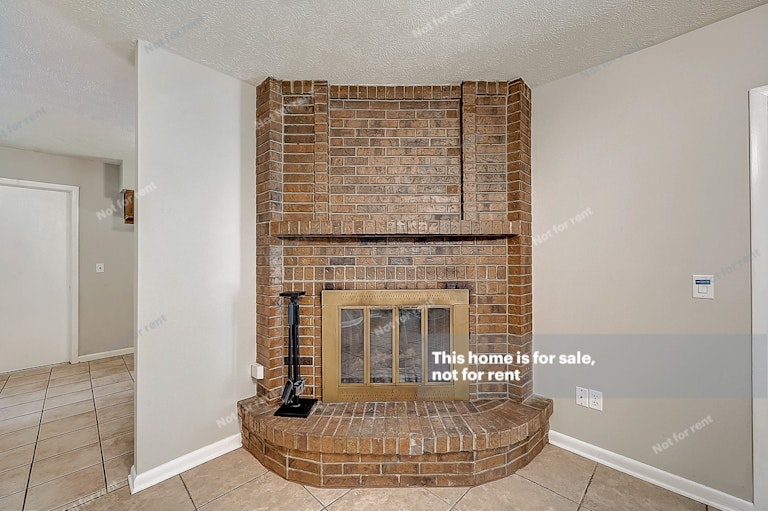 Photo 31 of 38 - 6382 Johnnie Cir W, Jacksonville, FL 32244