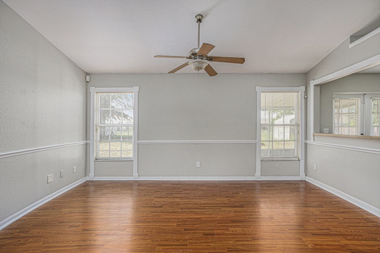 Photo 3 of 15 - 304 Arrowroot Rd, Eagle Lake, FL 33839