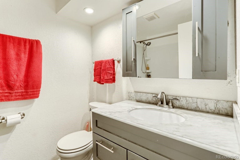 Photo 18 of 30 - 1291 Eagle St, Aurora, CO 80011