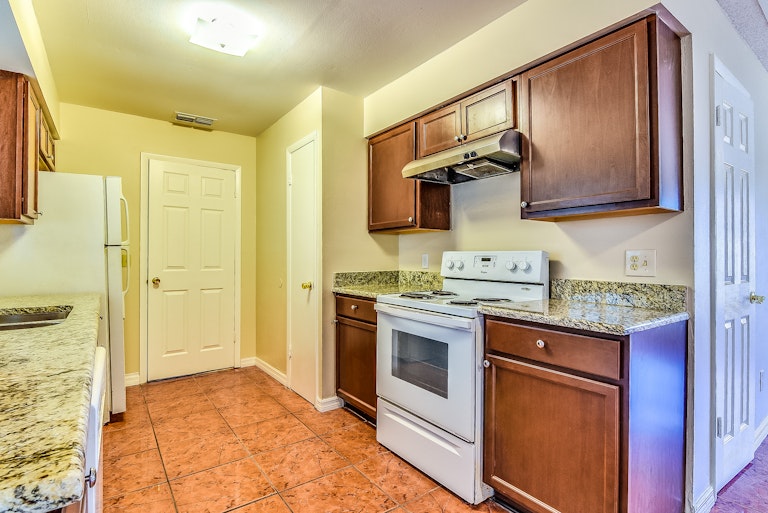 Photo 7 of 27 - 145 Mexicali Ave, Kissimmee, FL 34743