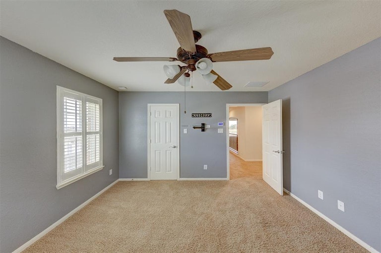 Photo 38 of 50 - 2240 Lakeway Dr, Friendswood, TX 77546
