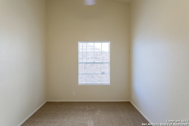 Photo 17 of 22 - 8622 Silent Oaks, San Antonio, TX 78250