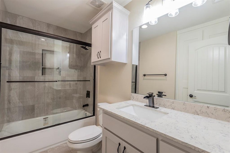 Photo 24 of 33 - 4165 Doyle Ln, Lancaster, TX 75134