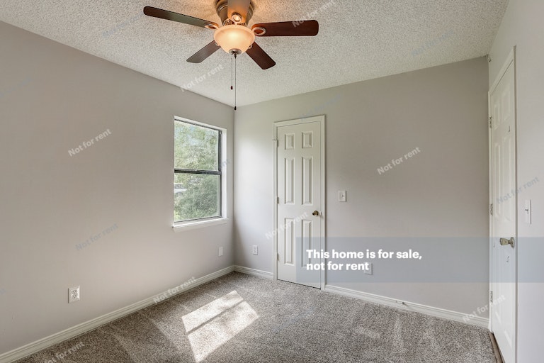 Photo 21 of 31 - 1937 Apopka Dr, Middleburg, FL 32068
