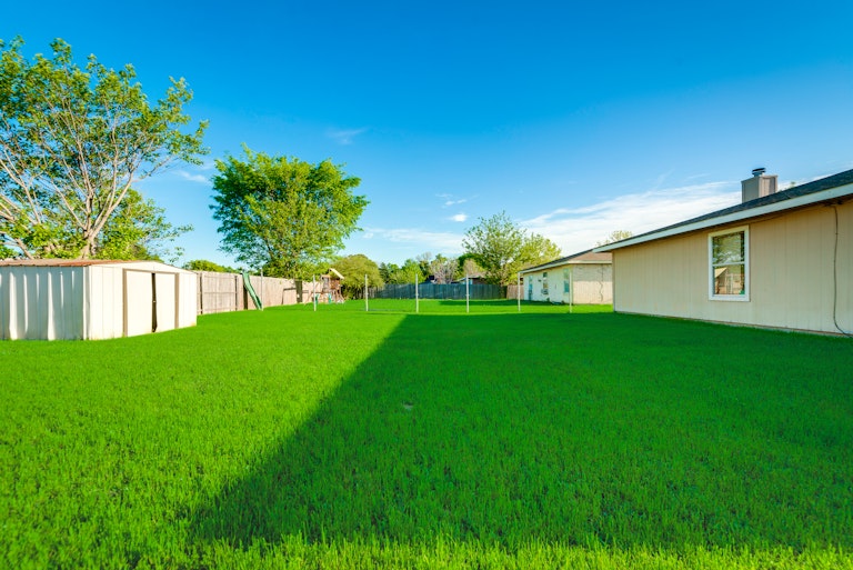 Photo 27 of 28 - 2039 Angelica Way, Dallas, TX 75217