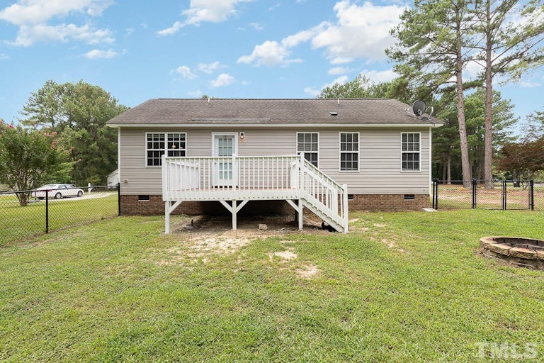 Photo 27 of 32 - 155 Duck Pond Ln, Clayton, NC 27520