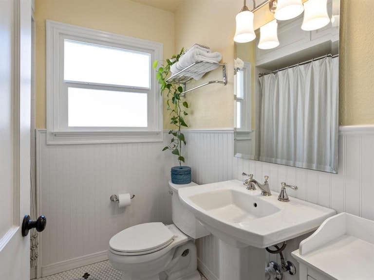 Photo 25 of 33 - 4028 Lovell Ave, Fort Worth, TX 76107