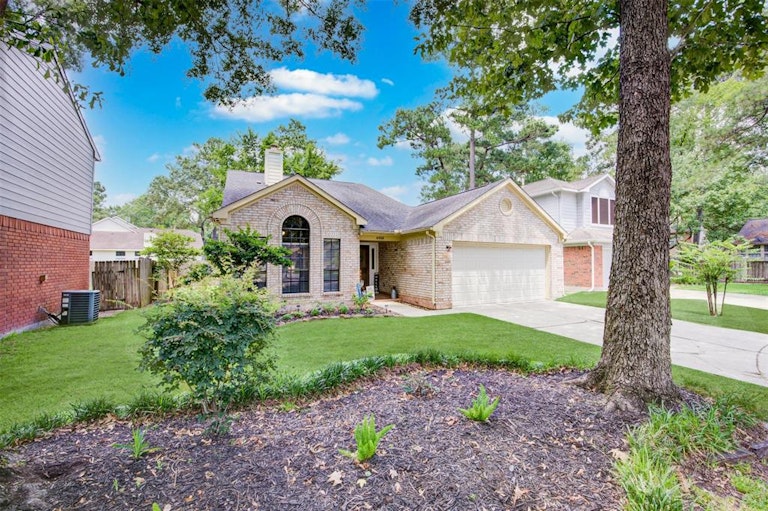 Photo 4 of 48 - 4918 Dobbin Springs Ln, Kingwood, TX 77345