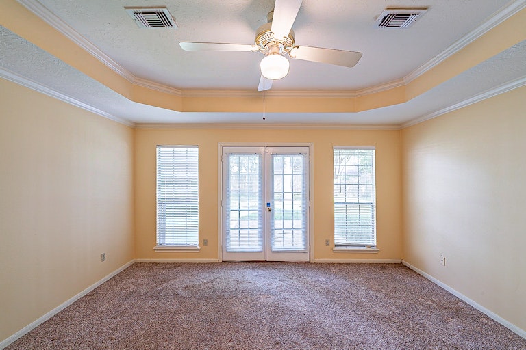 Photo 15 of 37 - 5522 Lone Cedar Dr, Kingwood, TX 77345