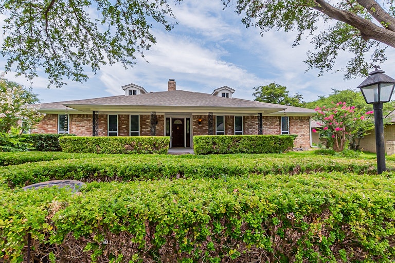 Photo 1 of 41 - 2501 Kelsey Dr, Plano, TX 75075