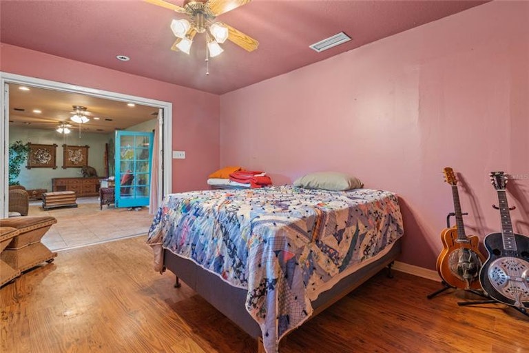 Photo 13 of 22 - 6425 Lynn Rd, Orlando, FL 32810