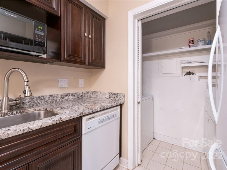 Photo 34 of 35 - 1600 Sharon Rd W #7, Charlotte, NC 28210