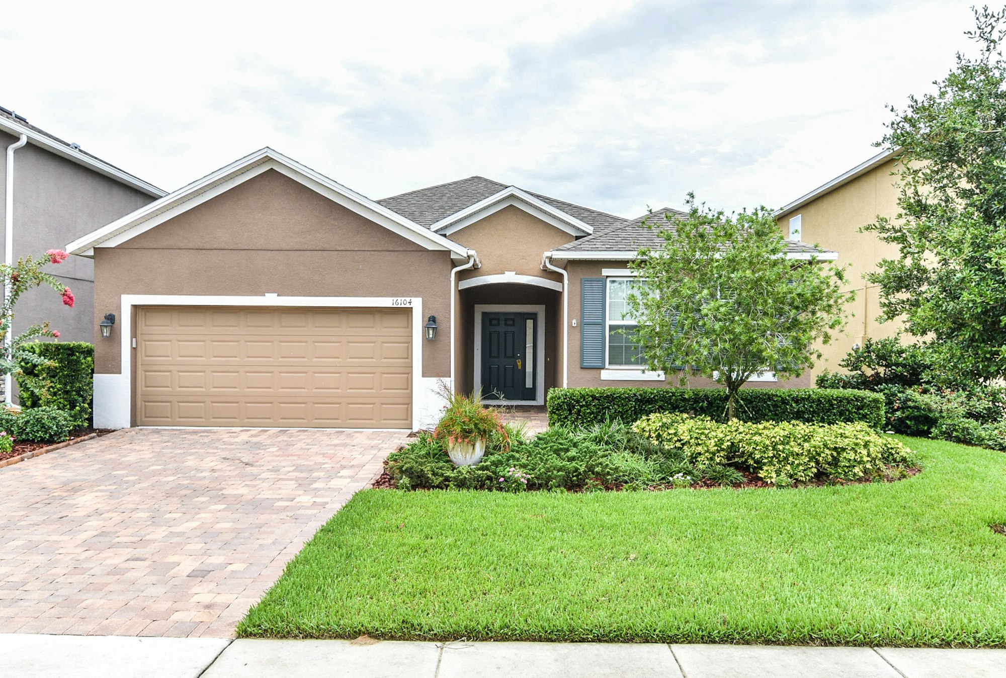Photo 1 of 28 - 16104 Yelloweyed Dr, Clermont, FL 34714