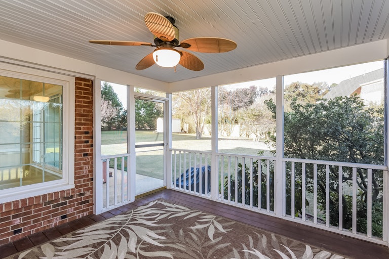 Photo 22 of 25 - 503 Oldwyck Dr, Fuquay Varina, NC 27526