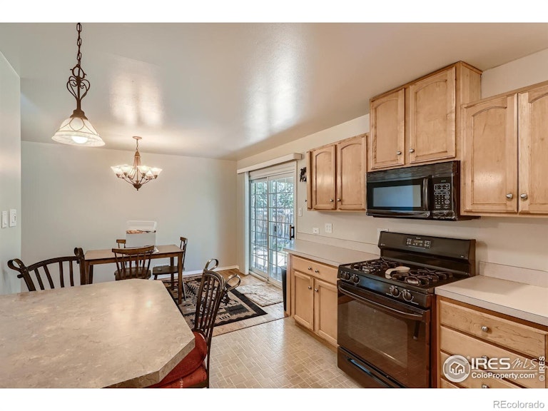 Photo 10 of 28 - 13537 W 22nd Pl, Golden, CO 80401