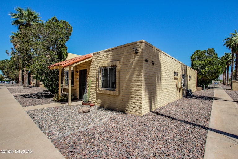 Photo 2 of 40 - 810 S Kolb Rd #64, Tucson, AZ 85710