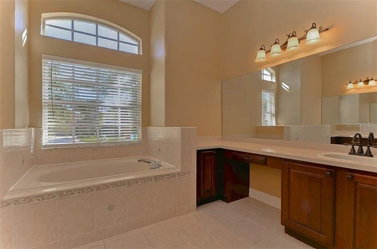 Photo 22 of 25 - 14827 Coral Berry Dr, Tampa, FL 33626