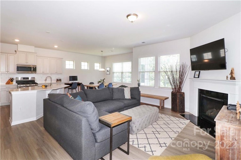 Photo 7 of 40 - 140 W Morehouse Ave, Mooresville, NC 28117