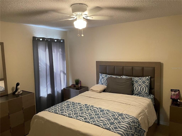 Photo 24 of 44 - 5168 Conroy Rd #25, Orlando, FL 32811