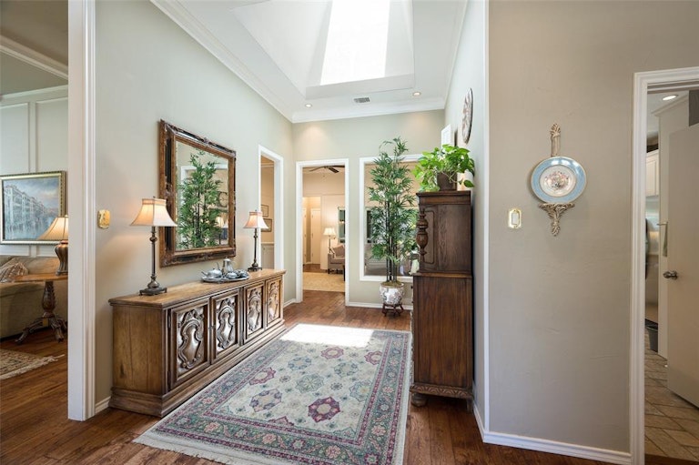 Photo 7 of 40 - 7336 Williamswood Dr, Dallas, TX 75252