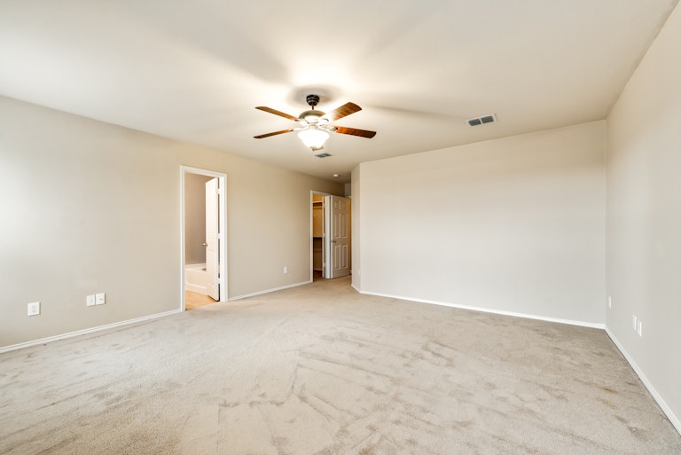 Photo 3 of 23 - 536 Laurel Ln, Fate, TX 75087