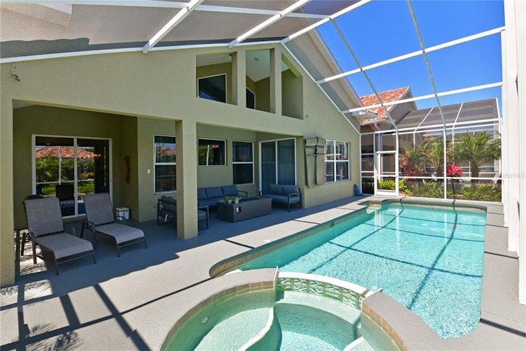 Photo 23 of 51 - 304 9th Ave E, Palmetto, FL 34221
