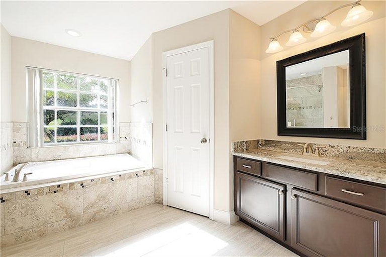 Photo 13 of 25 - 17021 Magnolia Island Blvd, Clermont, FL 34711