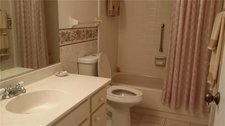 Photo 7 of 14 - 1613 Weatherford Dr, Sun City Center, FL 33573