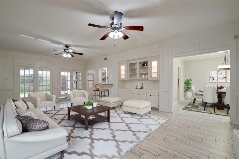 Photo 4 of 26 - 931 Daria Dr, Houston, TX 77079