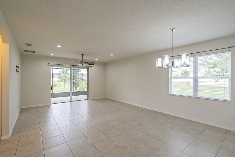 Photo 5 of 29 - 3343 Bethpage Loop, Mount Dora, FL 32757