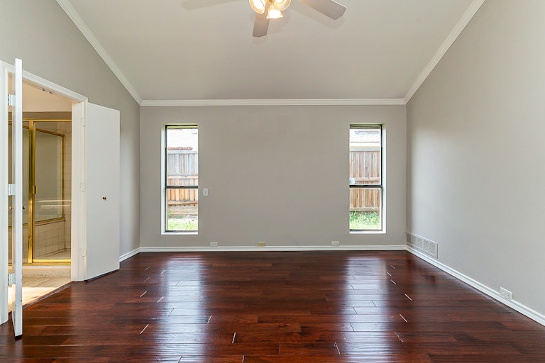 Photo 17 of 22 - 3800 Solarium Pl, Plano, TX 75075