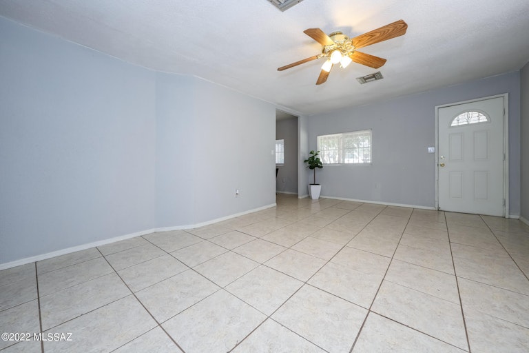 Photo 7 of 23 - 10151 S Green Dr, Tucson, AZ 85756
