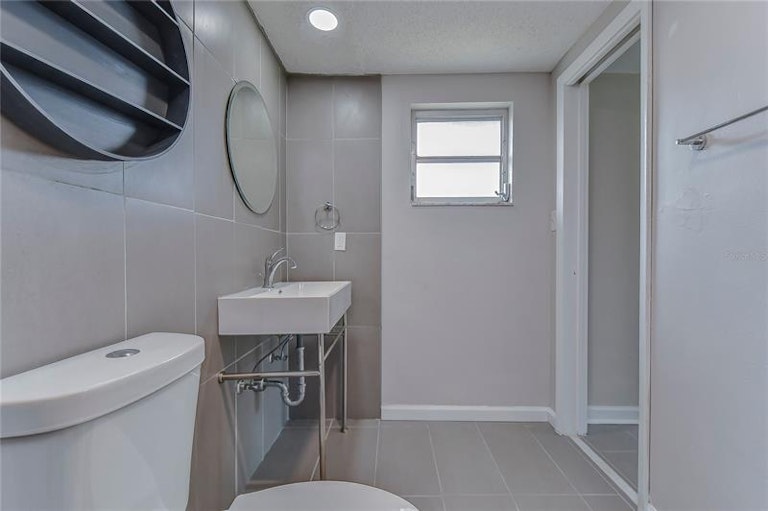 Photo 33 of 49 - 2105 Dartmouth Dr, Holiday, FL 34691
