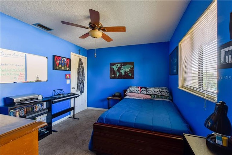 Photo 16 of 25 - 6166 Cavan St, Englewood, FL 34224