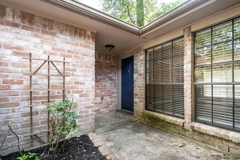 Photo 7 of 33 - 2774 Tinechester Dr, Kingwood, TX 77339