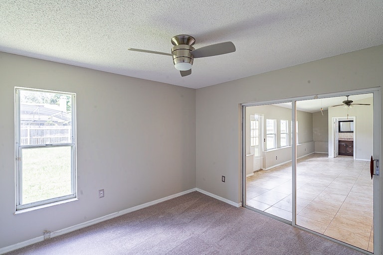 Photo 25 of 28 - 10158 Brandon Cir, Orlando, FL 32836