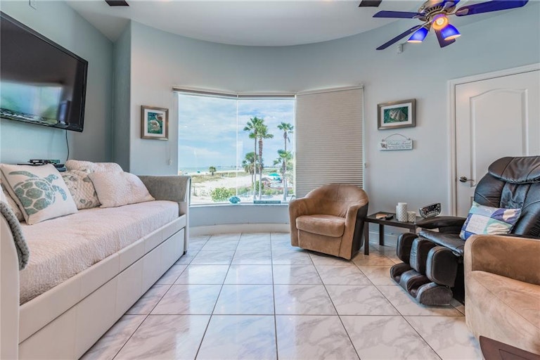 Photo 37 of 51 - 9924 Gulf Blvd, Treasure Island, FL 33706