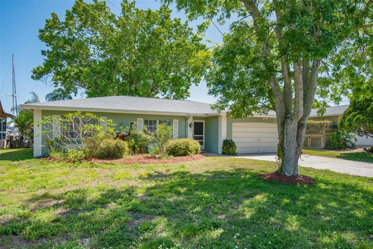 Photo 9 of 42 - 372 Westwinds Dr, Palm Harbor, FL 34683