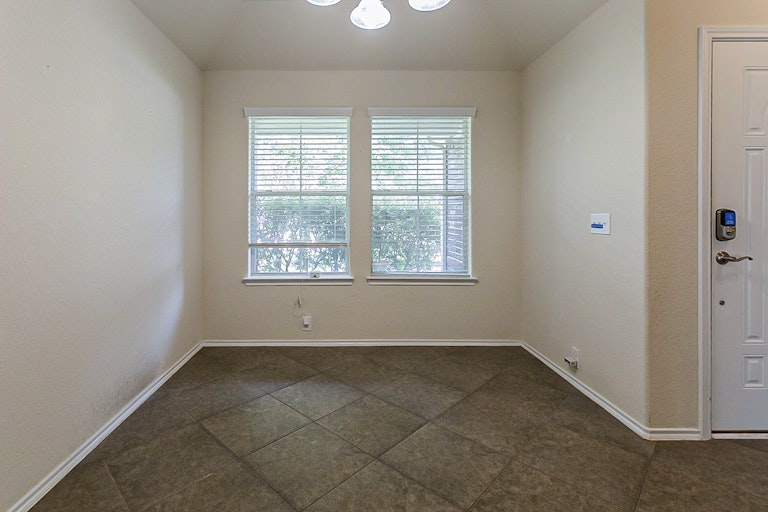 Photo 12 of 22 - 8210 Caldera Ln, Cypress, TX 77433