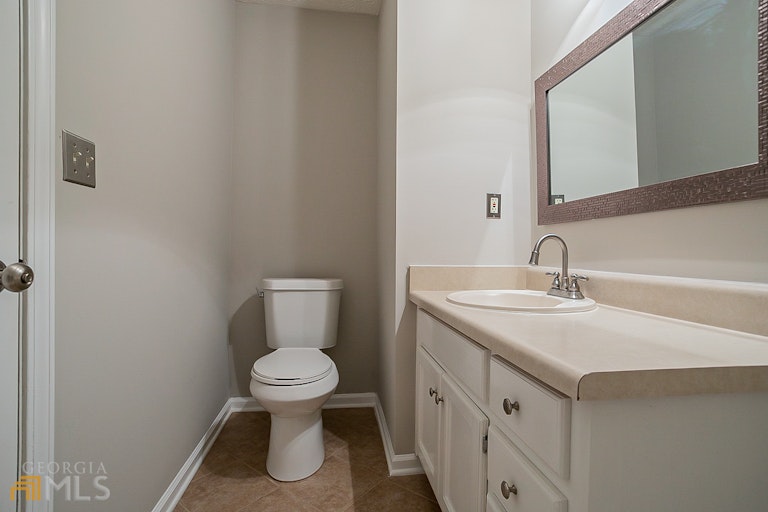 Photo 16 of 26 - 4695 Brandon Acres Ln, Buford, GA 30519