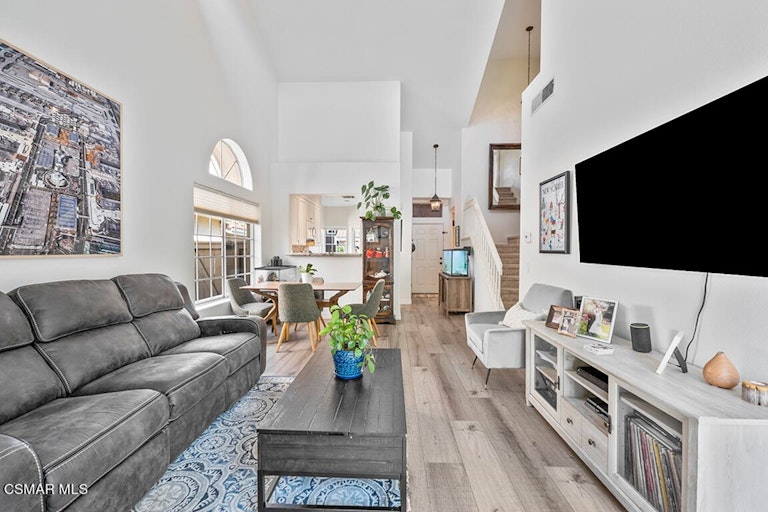 Photo 7 of 40 - 4891 Lazio Way, Oak Park, CA 91377