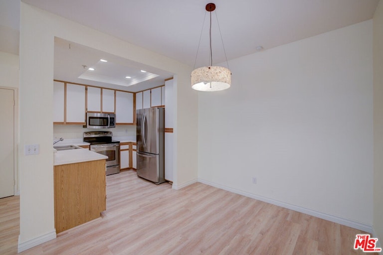 Photo 13 of 23 - 211 Gallery Way, Tustin, CA 92782