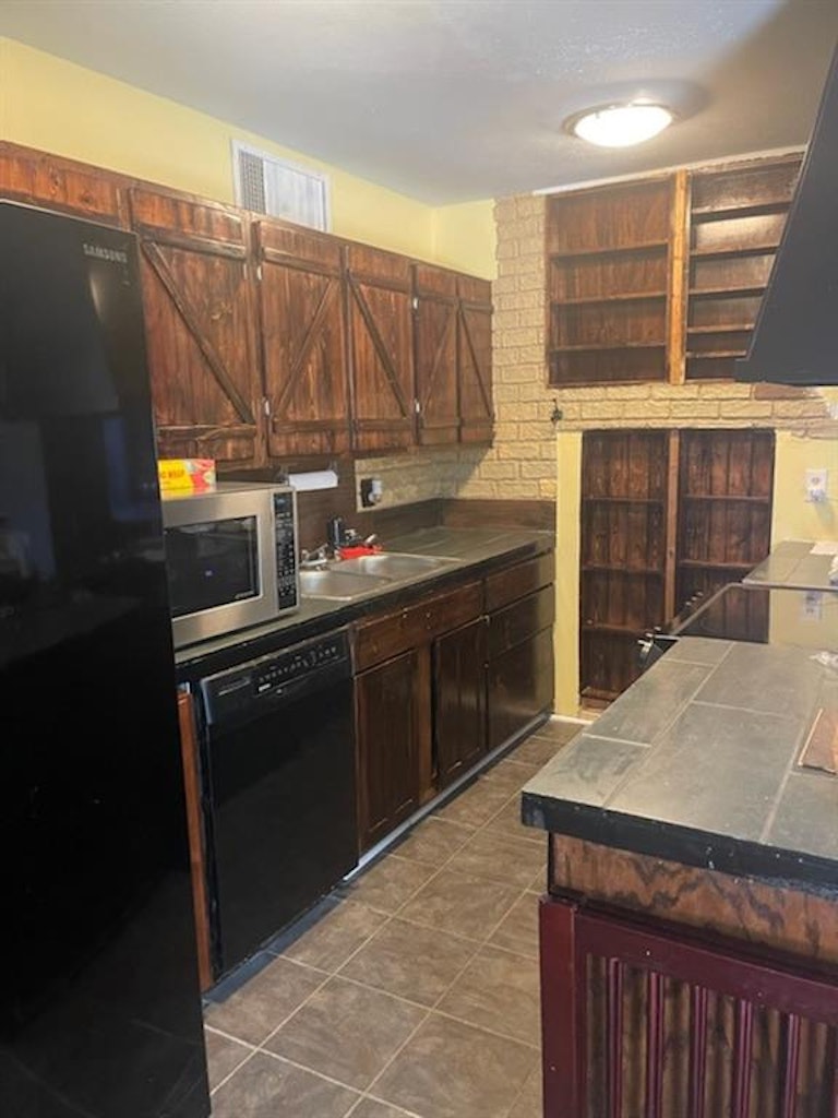 Photo 5 of 34 - 17319 Glenpatti Dr, Houston, TX 77084